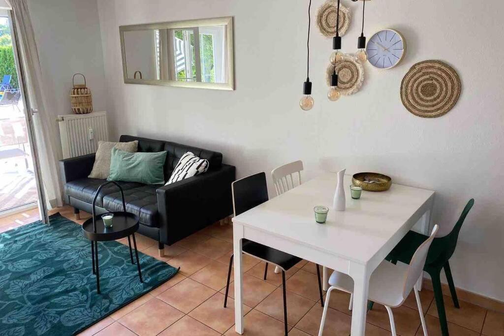 Die Seeblume - Ferienwohnung Mit Pool Und Seeblick บอดมัน-ลุดวิกส์ฮาเฟิน ภายนอก รูปภาพ